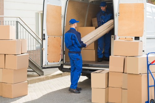 Removal van supporting local removals in Selsdon