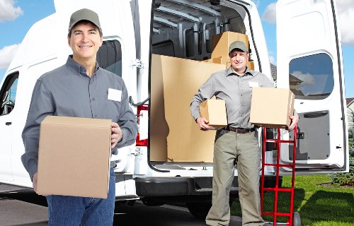 Transparent storage quote details for domestic moving needs